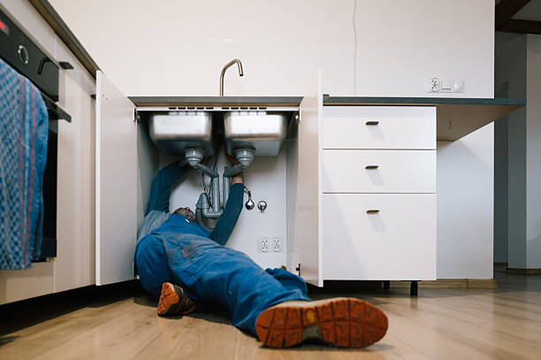 Professional Plumbing technician working in Elkton, OH
